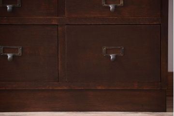 アンティーク家具　ネームプレート取っ手!三方ナラ材のアンティークチェスト(小引き出し)