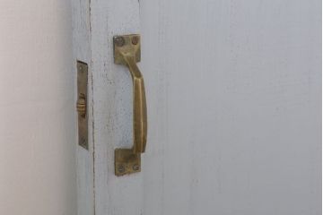 アンティークペイントのレトロなドア