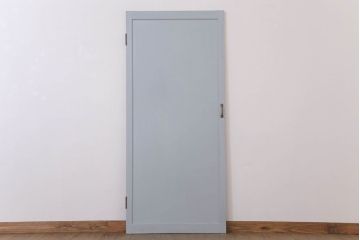 アンティークペイントのレトロなドア