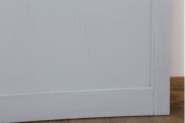 アンティークペイントのレトロなドア