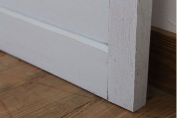 アンティークペイントのレトロなドア