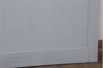 アンティークペイントのレトロなドア