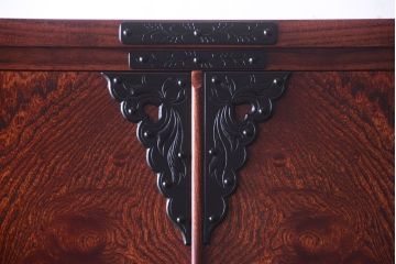 中古　岩谷堂民芸　上質な衣装箪笥(観音箪笥)