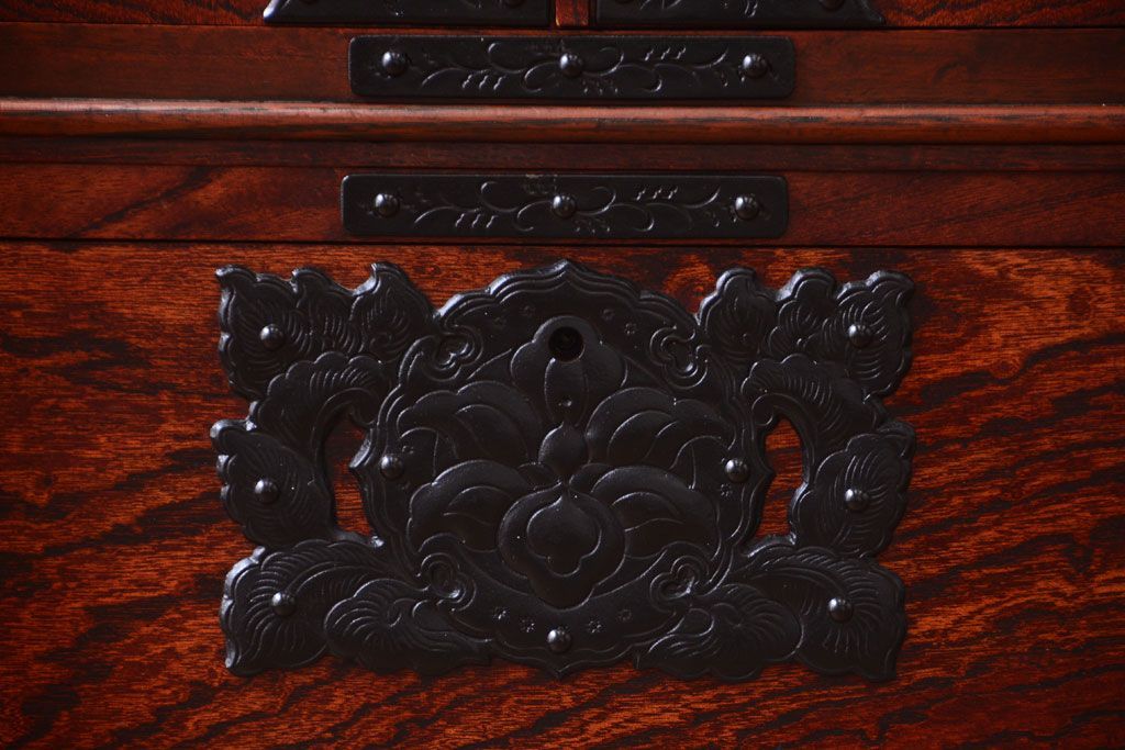 中古　岩谷堂民芸　上質な衣装箪笥(観音箪笥)