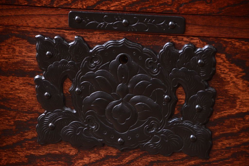 中古　岩谷堂民芸　上質な衣装箪笥(観音箪笥)