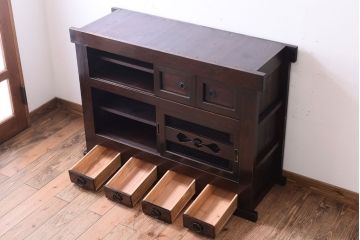 アンティーク家具　古民具・骨董　和製アンティークの上質な四尺水屋箪笥サイドボード