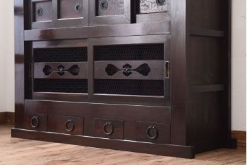 アンティーク家具　古民具・骨董　和製アンティークの上質な四尺水屋箪笥サイドボード