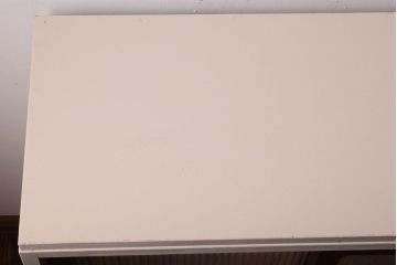 アンティーク家具　アンティークホワイトペイント　モールガラス引き戸のキャビネット(収納棚)