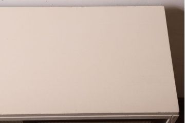 アンティーク家具　アンティークホワイトペイント　モールガラス引き戸のキャビネット(収納棚)