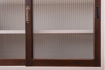 アンティーク家具　アンティークホワイトペイント　モールガラス引き戸のキャビネット(収納棚)