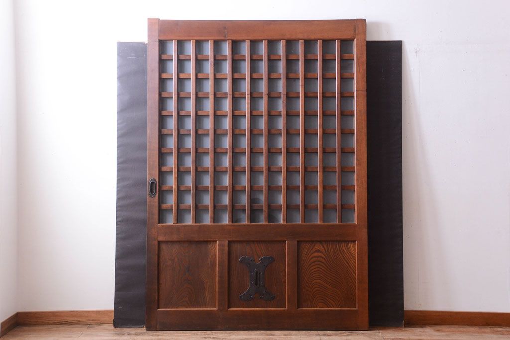 古民具・骨董　すりガラス入り　上質な和製アンティーク格子蔵戸(玄関戸)