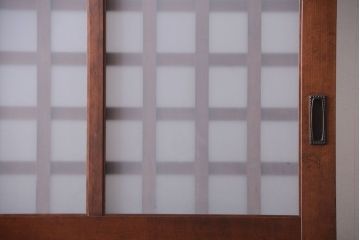 古民具・骨董　すりガラス入り　上質な和製アンティーク格子蔵戸(玄関戸)