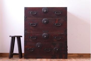アンティーク家具　古民具・骨董　古い木の重ね衣装箪笥(時代箪笥)