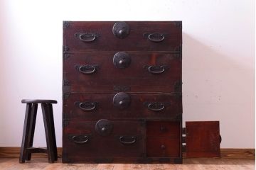 アンティーク家具　古民具・骨董　古い木の重ね衣装箪笥(時代箪笥)
