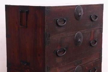 アンティーク家具　古民具・骨董　古い木の重ね衣装箪笥(時代箪笥)