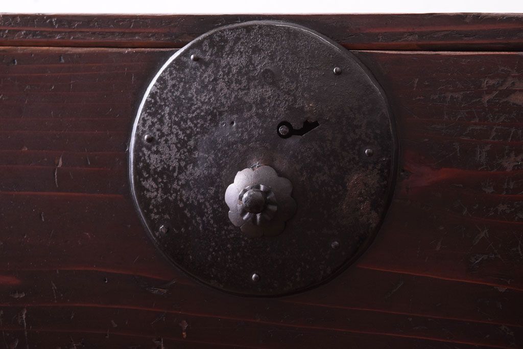 アンティーク家具　古民具・骨董　古い木の重ね衣装箪笥(時代箪笥)