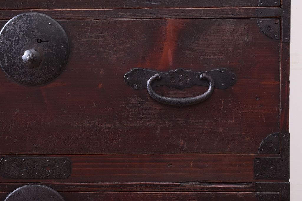 アンティーク家具　古民具・骨董　古い木の重ね衣装箪笥(時代箪笥)