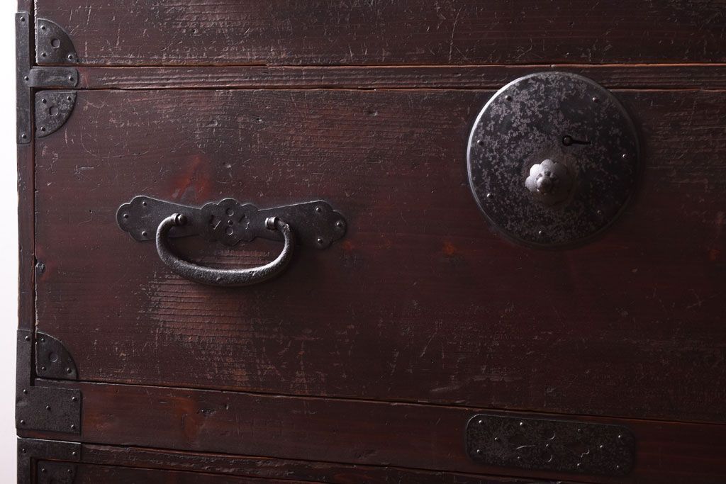 アンティーク家具　古民具・骨董　古い木の重ね衣装箪笥(時代箪笥)