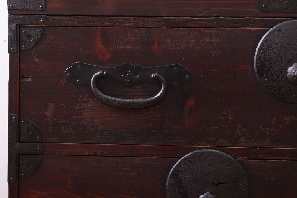 アンティーク家具　古民具・骨董　古い木の重ね衣装箪笥(時代箪笥)