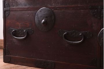 アンティーク家具　古民具・骨董　古い木の重ね衣装箪笥(時代箪笥)