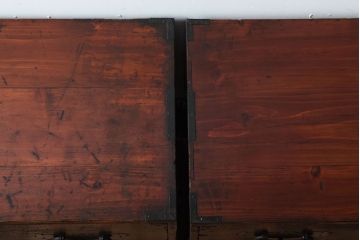 アンティーク家具　古民具・骨董　古い木の重ね衣装箪笥(時代箪笥)