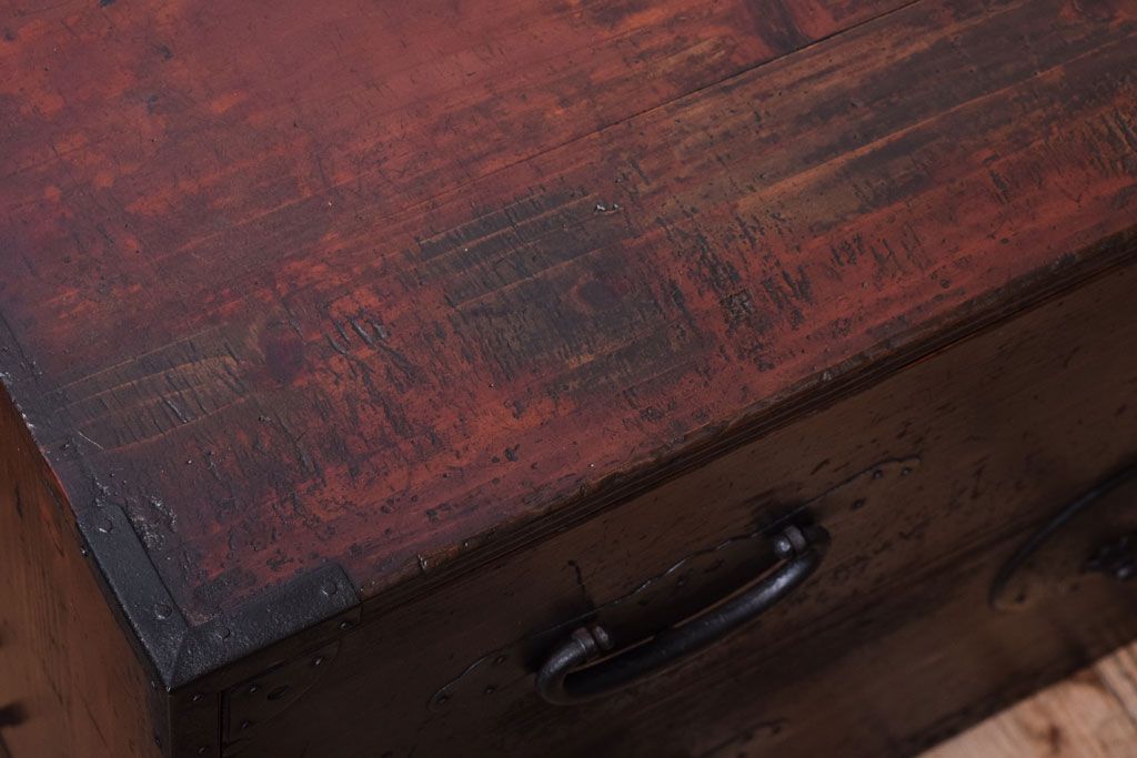 アンティーク家具　古民具・骨董　古い木の重ね衣装箪笥(時代箪笥)