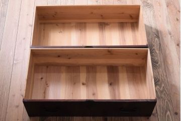 アンティーク家具　古民具・骨董　古い木の重ね衣装箪笥(時代箪笥)