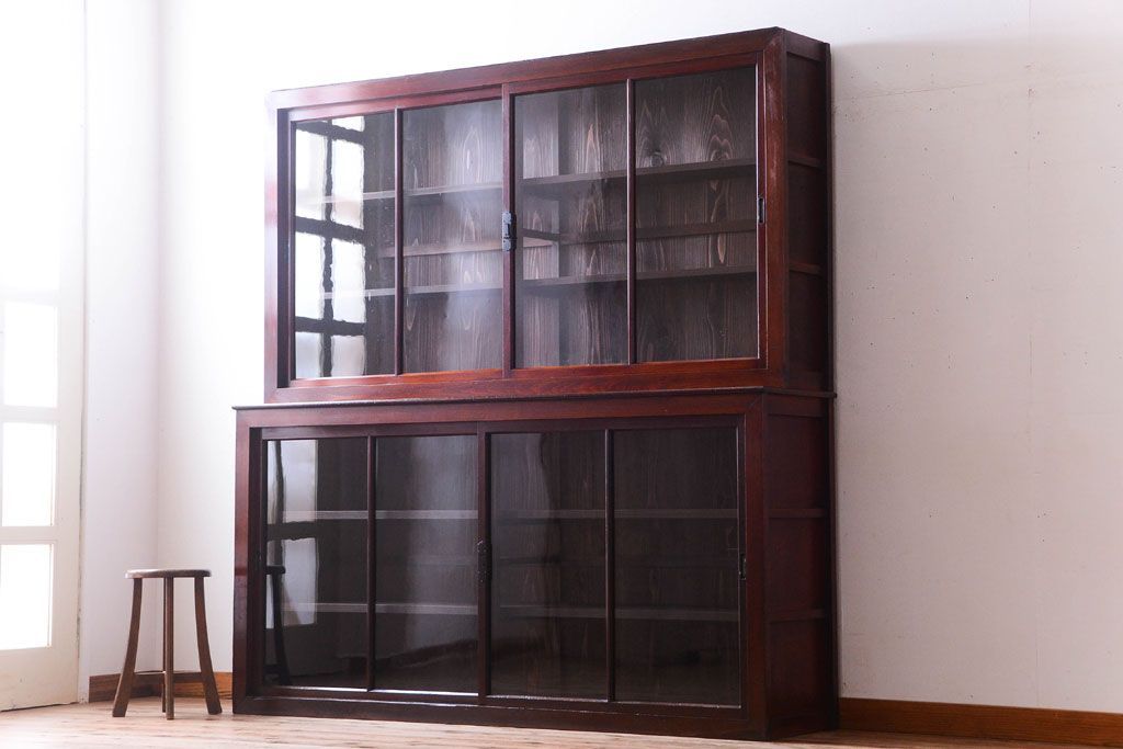 アンティーク家具　和製アンティーク　2枚引き戸!2段重ね収納棚(食器棚・キャビネット)