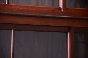 アンティーク家具　和製アンティーク　2枚引き戸!2段重ね収納棚(食器棚・キャビネット)