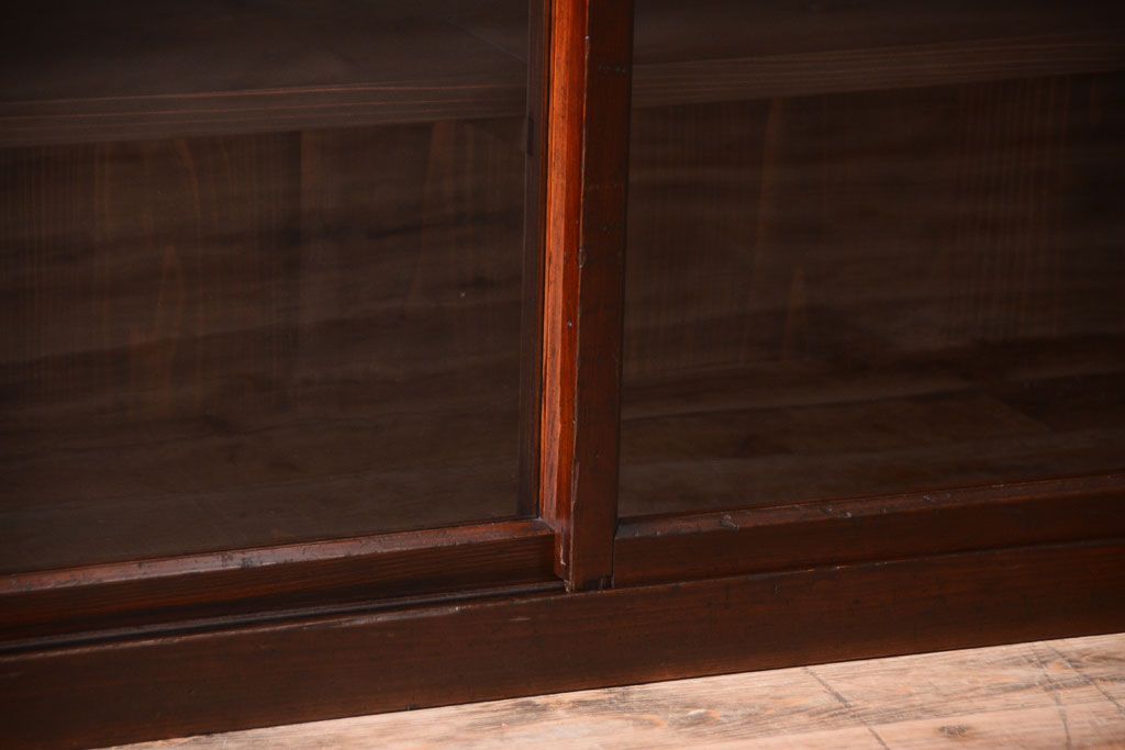 アンティーク家具　和製アンティーク　2枚引き戸!2段重ね収納棚(食器棚・キャビネット)