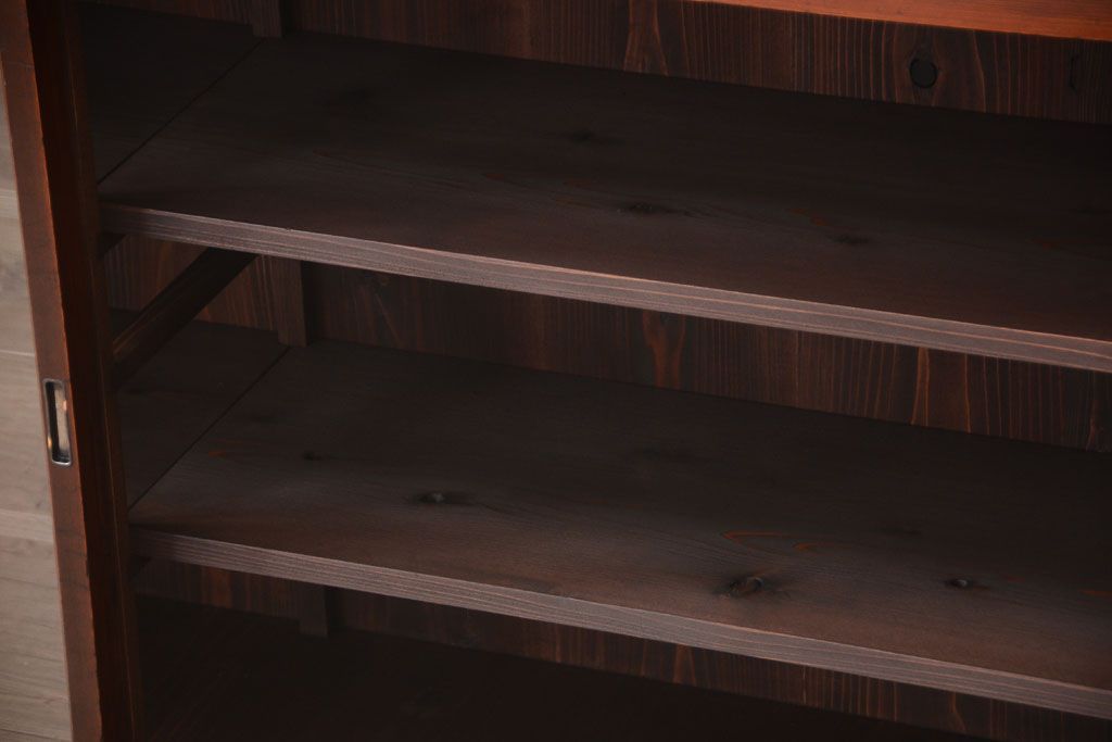 アンティーク家具　和製アンティーク　2枚引き戸!2段重ね収納棚(食器棚・キャビネット)