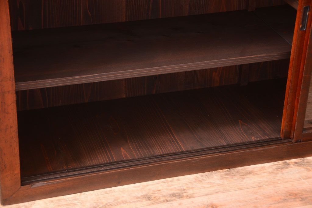 アンティーク家具　和製アンティーク　2枚引き戸!2段重ね収納棚(食器棚・キャビネット)