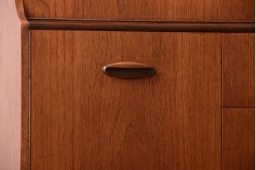 北欧家具　ビンテージ　チーク材のサイドボード