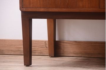 北欧家具　ビンテージ　チーク材のサイドボード