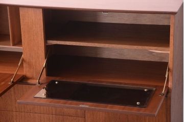 北欧家具　ビンテージ　チーク材のサイドボード