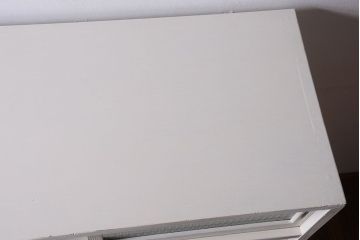 アンティーク家具　アンティークペイント　引き出し付き!モール・すりガラス入りのおしゃれな戸棚(収納棚)