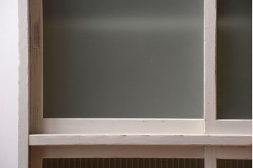 アンティーク家具　アンティークペイント　引き出し付き!モール・すりガラス入りのおしゃれな戸棚(収納棚)