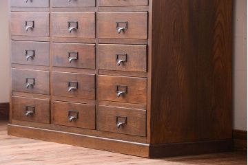 アンティーク家具　ネームプレート取っ手!三方ナラ材のアンティークチェスト(小引き出し)(2)