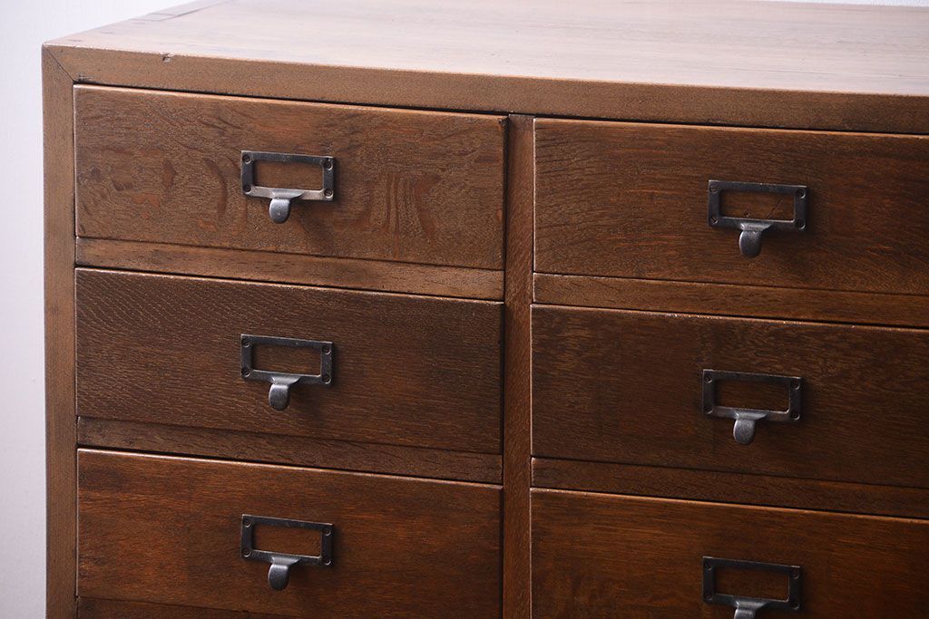 アンティーク家具　ネームプレート取っ手!三方ナラ材のアンティークチェスト(小引き出し)(2)