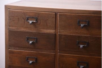 アンティーク家具　ネームプレート取っ手!三方ナラ材のアンティークチェスト(小引き出し)(2)