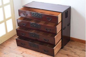 アンティーク家具　明治大正期!漆が綺麗な前面檜材の最上箪笥(衣装箪笥)