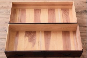 アンティーク家具　明治大正期!漆が綺麗な前面檜材の最上箪笥(衣装箪笥)