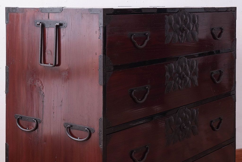 アンティーク家具　明治大正期!漆が綺麗な前面檜材の最上箪笥(衣装箪笥)