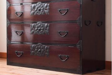 アンティーク家具　明治大正期!漆が綺麗な前面檜材の最上箪笥(衣装箪笥)