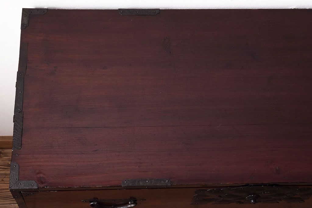 アンティーク家具　明治大正期!漆が綺麗な前面檜材の最上箪笥(衣装箪笥)