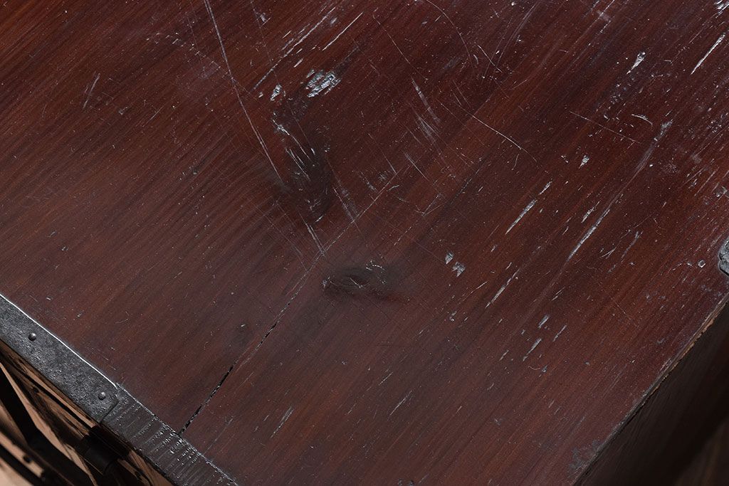 アンティーク家具　明治大正期!漆が綺麗な前面檜材の最上箪笥(衣装箪笥)