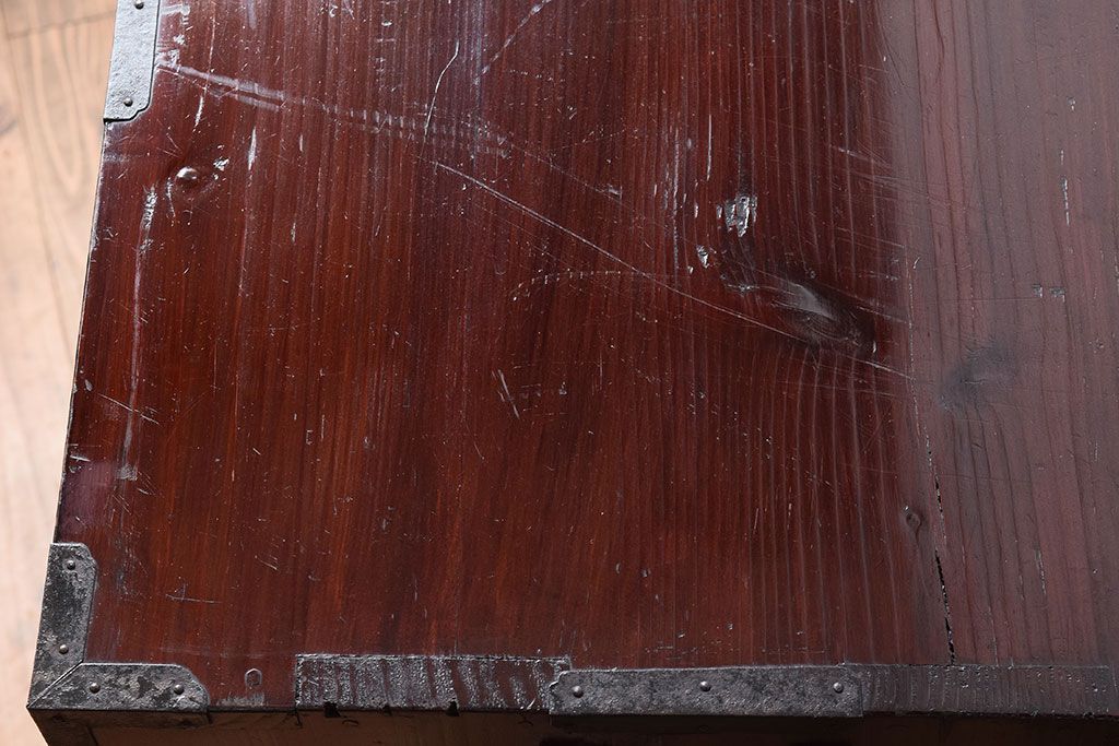 アンティーク家具　明治大正期!漆が綺麗な前面檜材の最上箪笥(衣装箪笥)