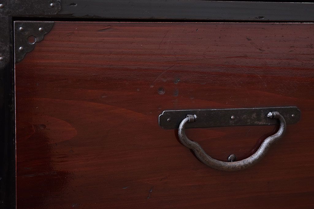 アンティーク家具　明治大正期!漆が綺麗な前面檜材の最上箪笥(衣装箪笥)