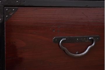 アンティーク家具　明治大正期!漆が綺麗な前面檜材の最上箪笥(衣装箪笥)