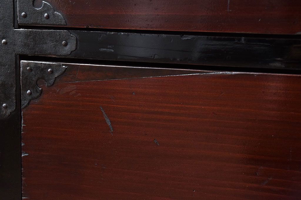 アンティーク家具　明治大正期!漆が綺麗な前面檜材の最上箪笥(衣装箪笥)